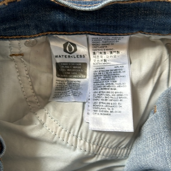 Levi’s Boyfriend Jeans - Picture 7 of 11